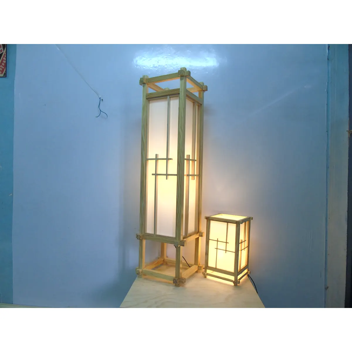 Đèn Cây Gỗ Khung Vuông Shoji Phong Cách Nhật Đèn Cây Gỗ Khung Vuông Shoji Phong Cách Nhật — đèn lồng gỗ Hội An | LongDenViet