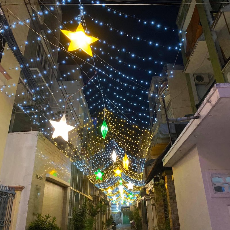 Đèn Lồng Nhựa Tròn Trang Trí Tiệc Cưới Ngoài Trời — đèn nhựa xuyên sáng Tân Phú, TP.HCM | LongDenViet