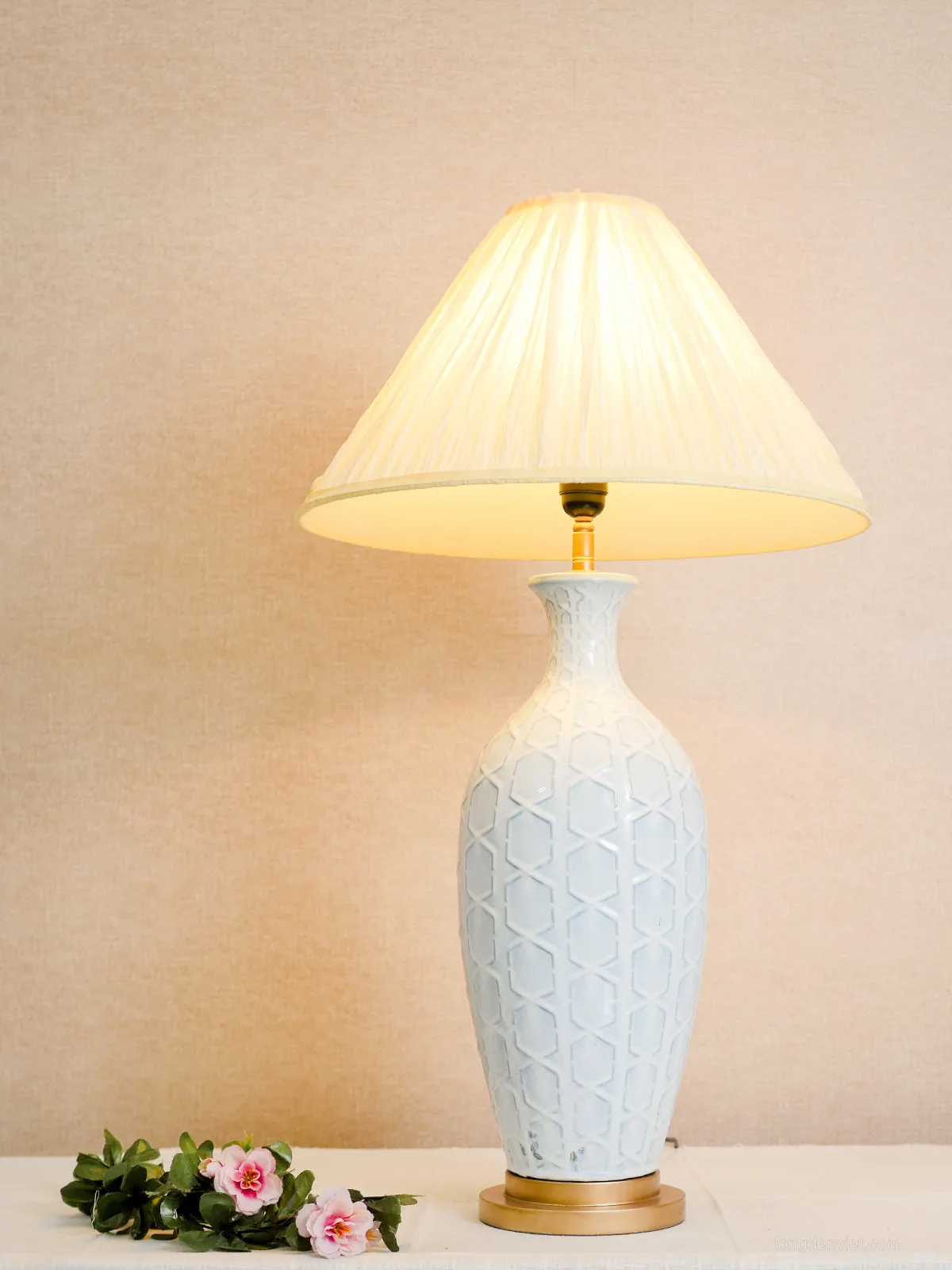 Gia công chụp đèn vải